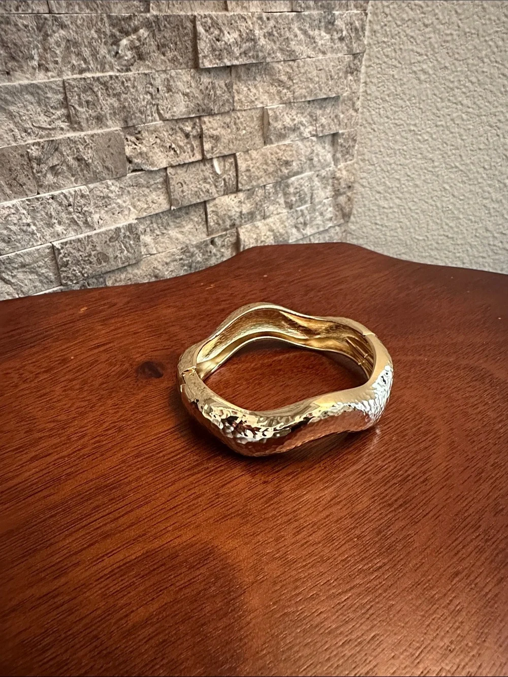 Fashion Jewelry Gold Textured Wave Bangle Bracelet